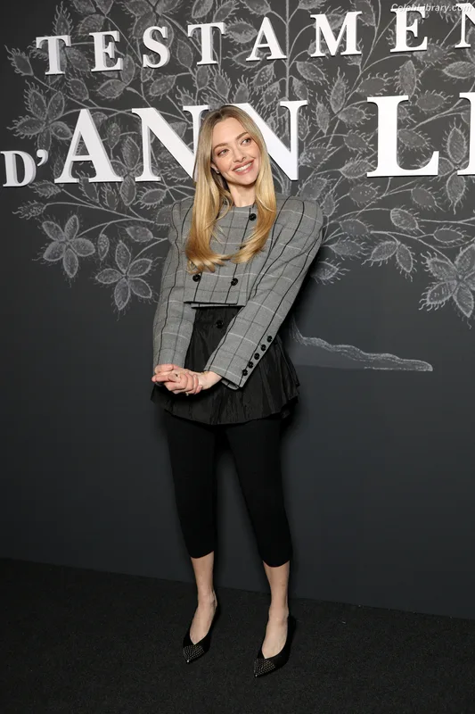 Amanda Seyfried photo 13 of 1296
