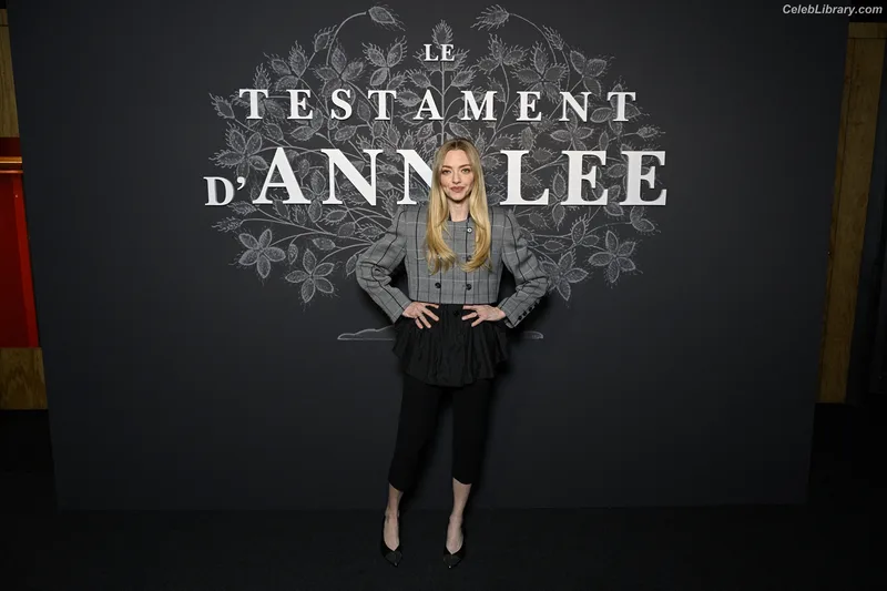 Amanda Seyfried photo 18 of 1296
