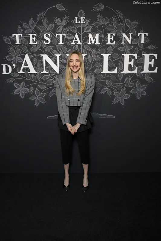Amanda Seyfried photo 23 of 1296