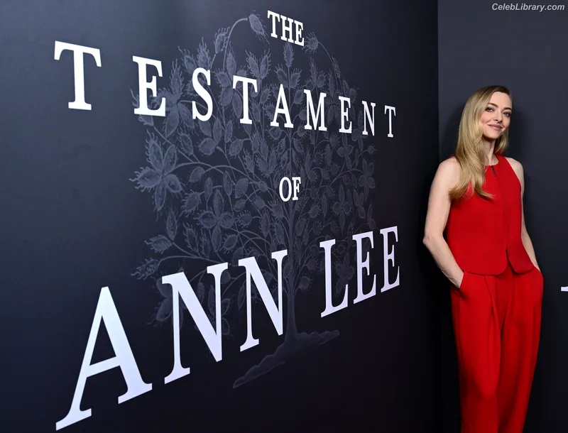 Amanda Seyfried photo 4 of 1296