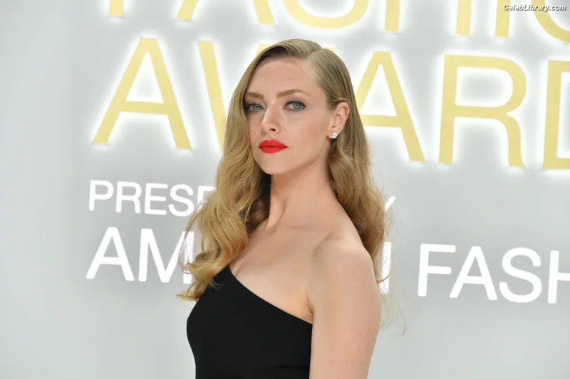Amanda Seyfried photo 20 of 1296