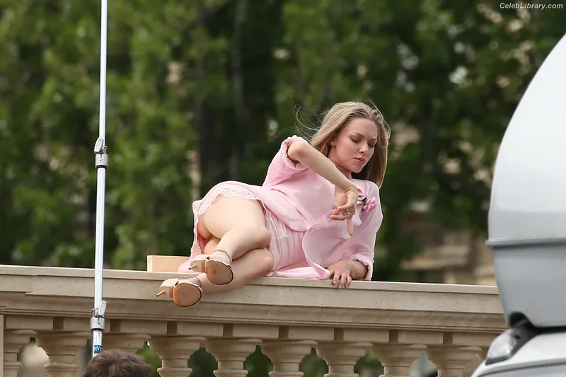 Amanda Seyfried photo 4 of 1296