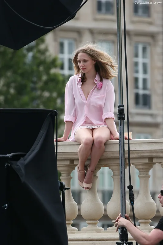 Amanda Seyfried photo 10 of 1296