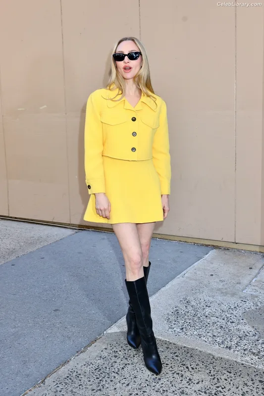 Amanda Seyfried photo 16 of 1296