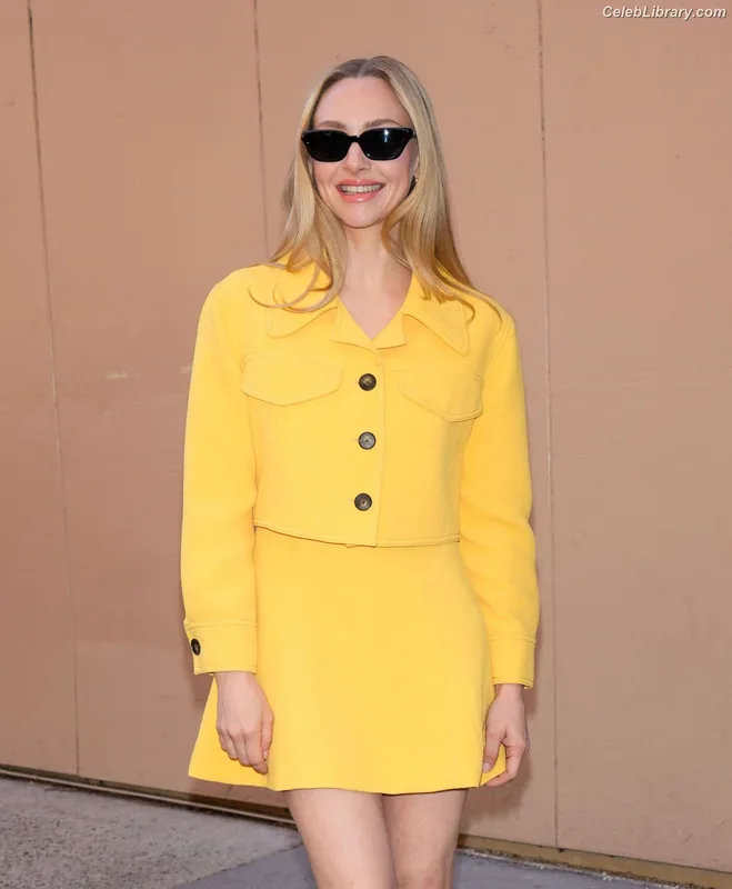 Amanda Seyfried photo 21 of 1296