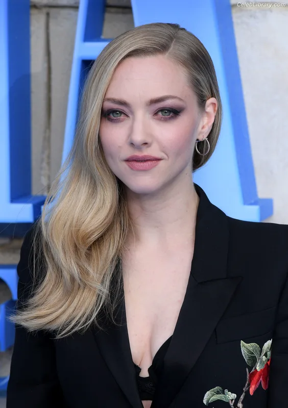 Amanda Seyfried photo 17 of 1296