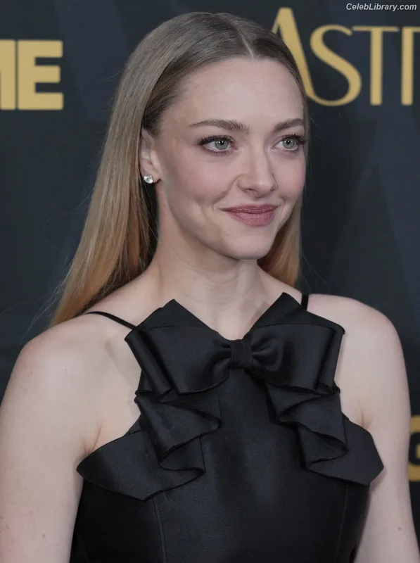 Amanda Seyfried photo 9 of 1296