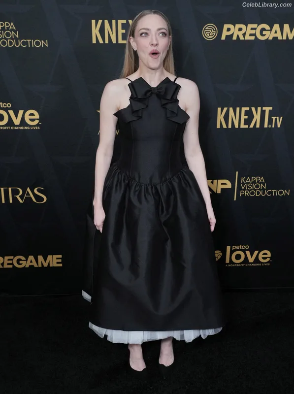 Amanda Seyfried photo 13 of 1296