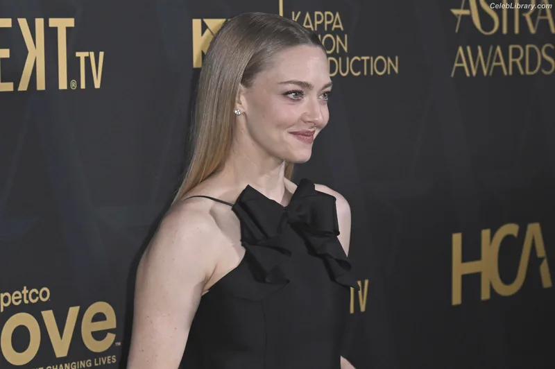 Amanda Seyfried photo 17 of 1296