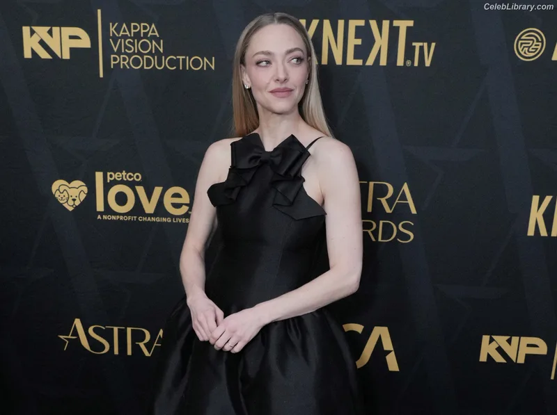 Amanda Seyfried photo 18 of 1296