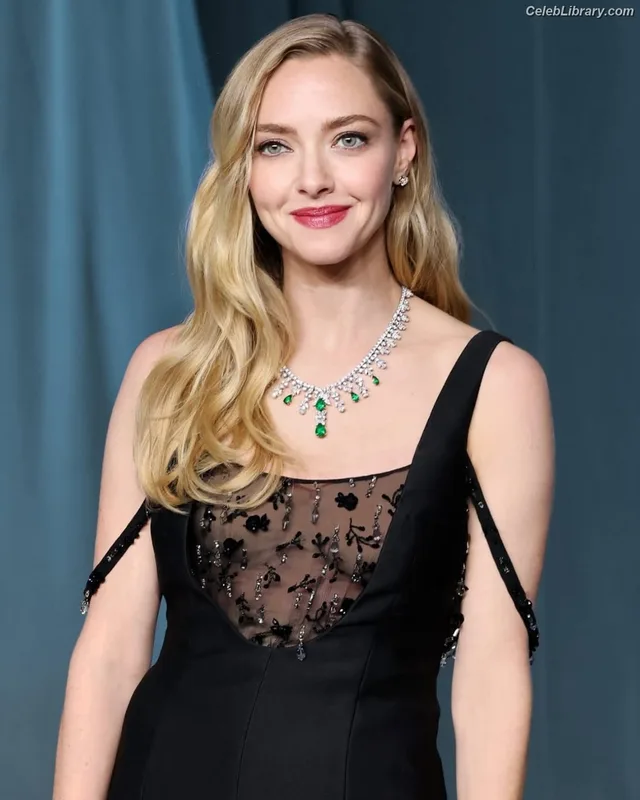 Amanda Seyfried photo 18 of 1296