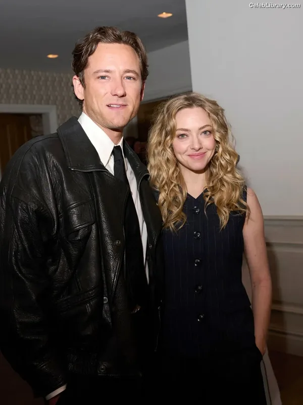Amanda Seyfried photo 18 of 1296