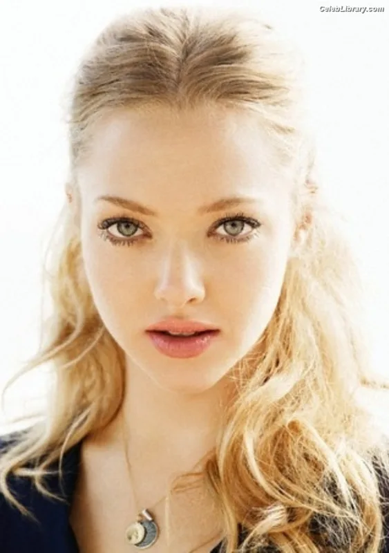 Amanda Seyfried photo 3 of 1296