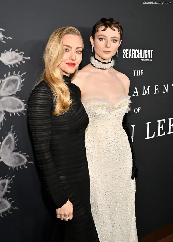 Amanda Seyfried photo 10 of 1296