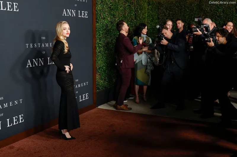 Amanda Seyfried photo 20 of 1296