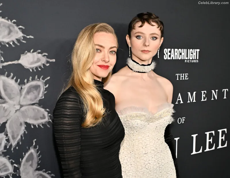 Amanda Seyfried photo 21 of 1296