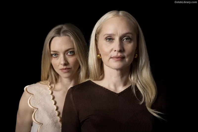Amanda Seyfried photo 3 of 1296