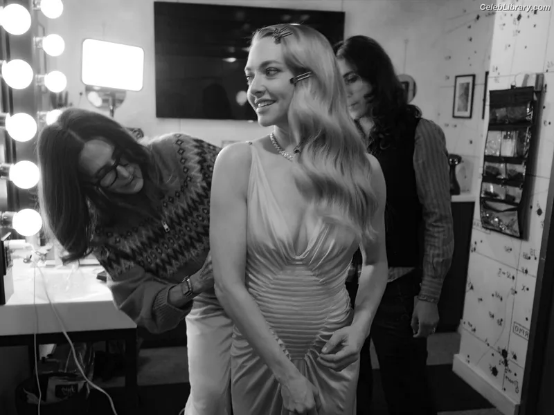 Amanda Seyfried photo 6 of 1296