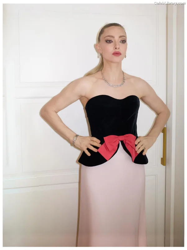 Amanda Seyfried photo 15 of 1296