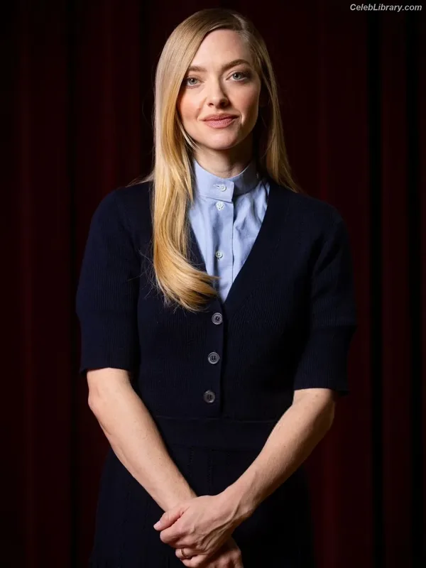 Amanda Seyfried photo 23 of 1296