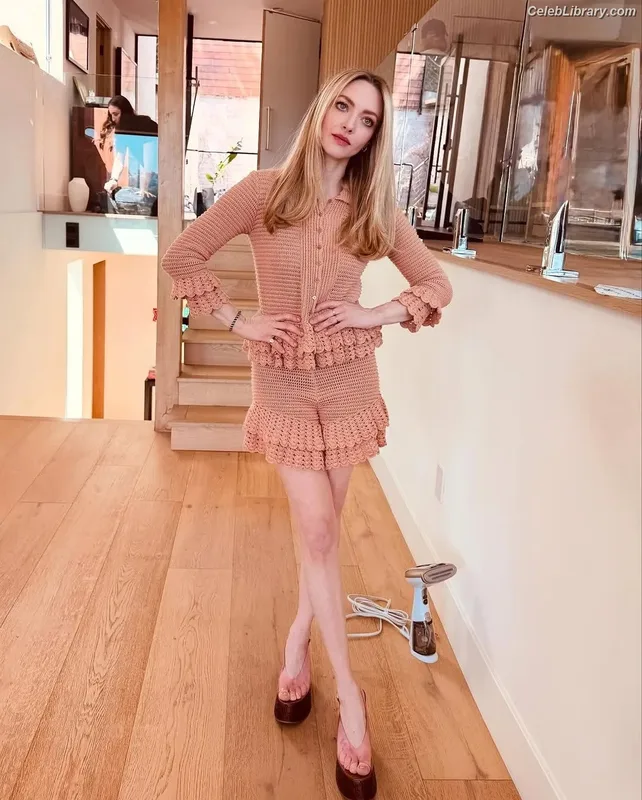 Amanda Seyfried photo 11 of 1296