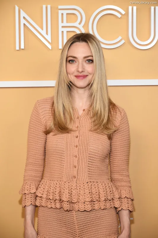 Amanda Seyfried photo 15 of 1296