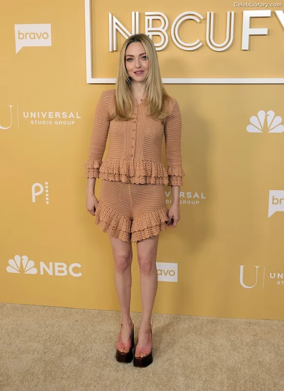 Amanda Seyfried photo 16 of 1296