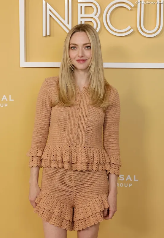 Amanda Seyfried photo 19 of 1296