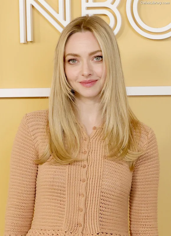 Amanda Seyfried photo 20 of 1296