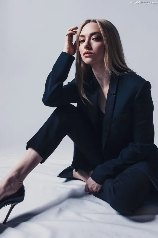 Amanda Seyfried photo 23 of 1296