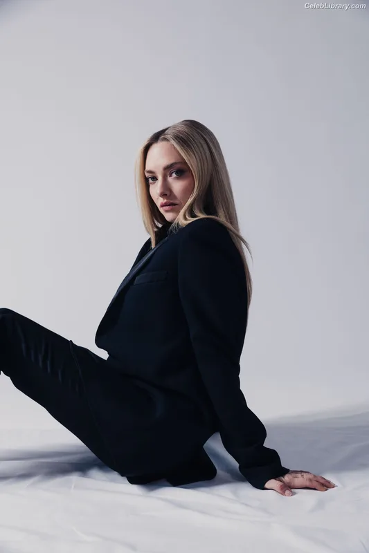 Amanda Seyfried photo 24 of 1296