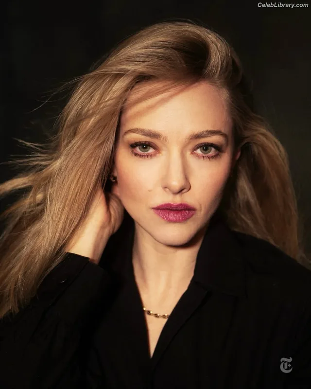 Amanda Seyfried photo 2 of 1296