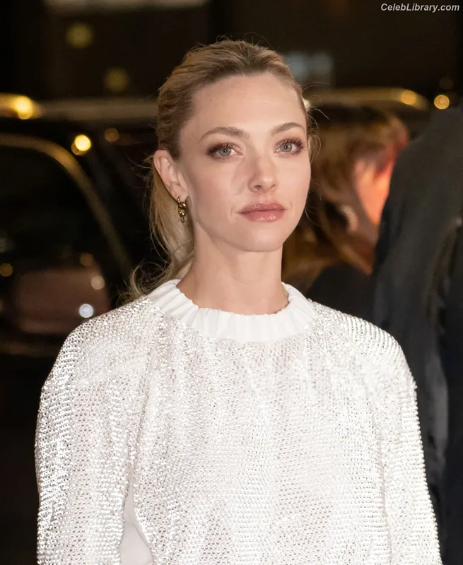Amanda Seyfried photo 21 of 1296