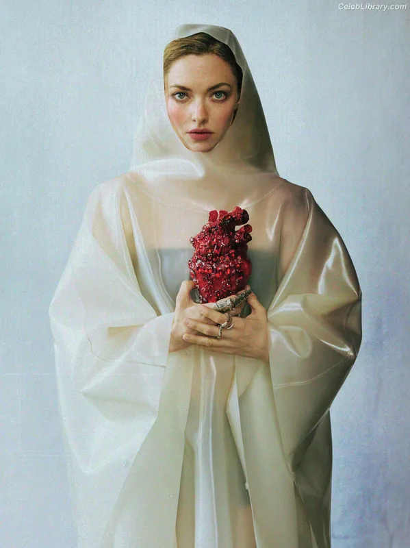 Amanda Seyfried photo 24 of 1296