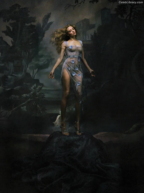 Amanda Seyfried photo 5 of 1296