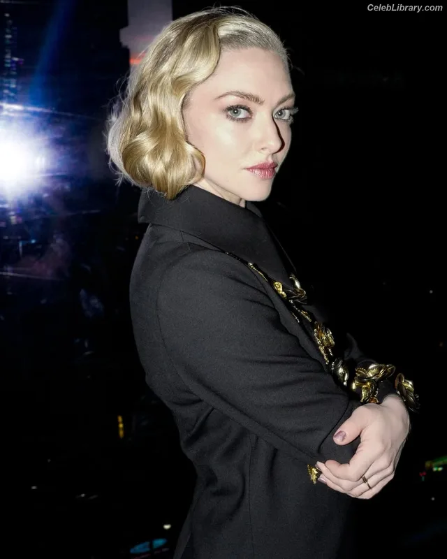 Amanda Seyfried photo 20 of 1296