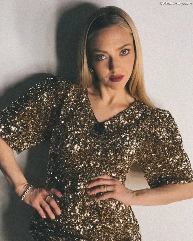 Amanda Seyfried photo 11 of 1296