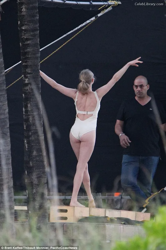 Amanda Seyfried photo 22 of 1296