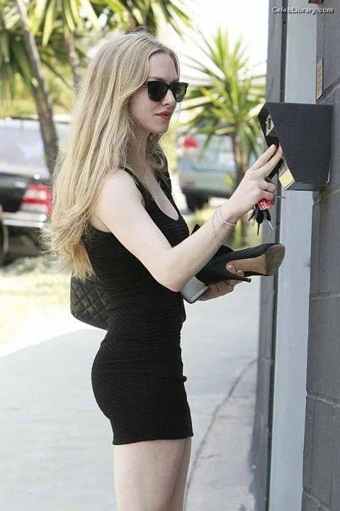 Amanda Seyfried photo 2 of 1296