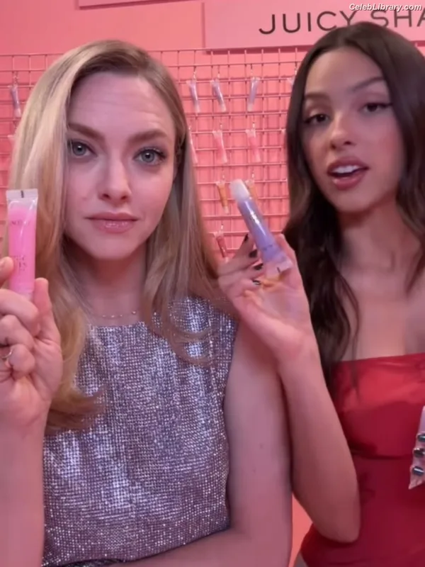 Amanda Seyfried photo 15 of 1296