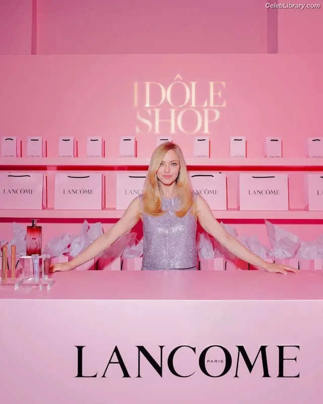 Amanda Seyfried photo 20 of 1296
