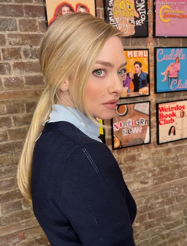 Amanda Seyfried photo 5 of 1296