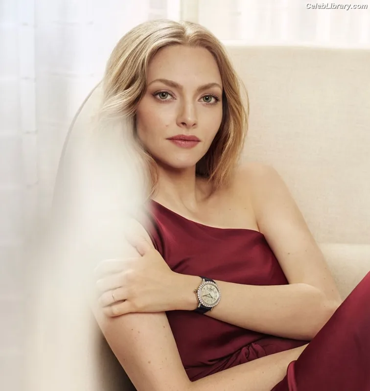 Amanda Seyfried photo 11 of 1296