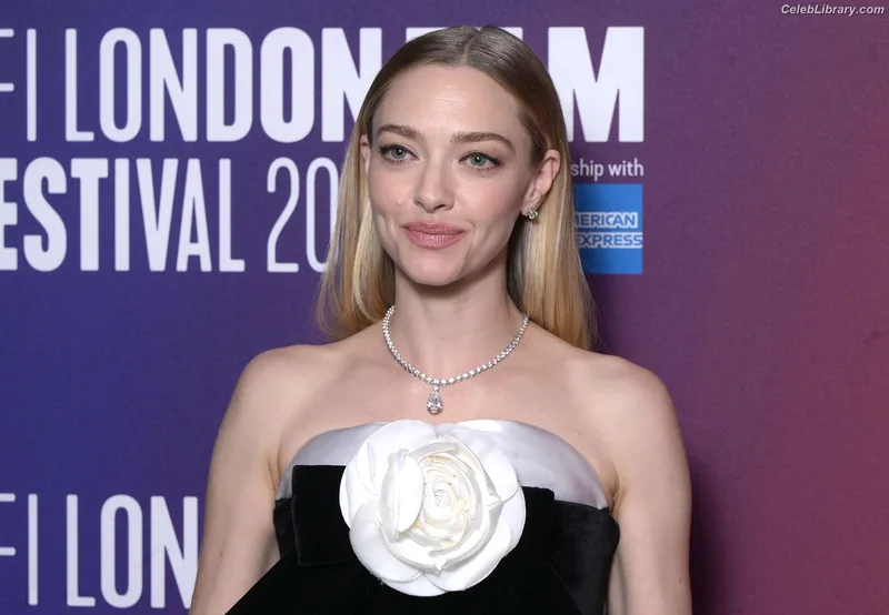 Amanda Seyfried photo 23 of 1296