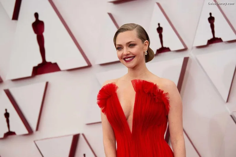 Amanda Seyfried photo 19 of 1296
