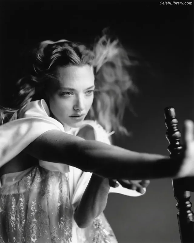 Amanda Seyfried photo 20 of 1296