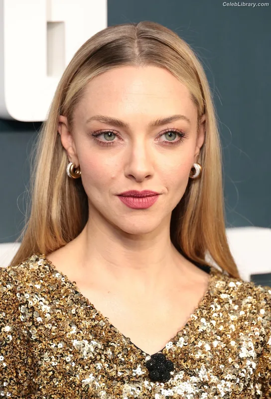 Amanda Seyfried photo 13 of 1296