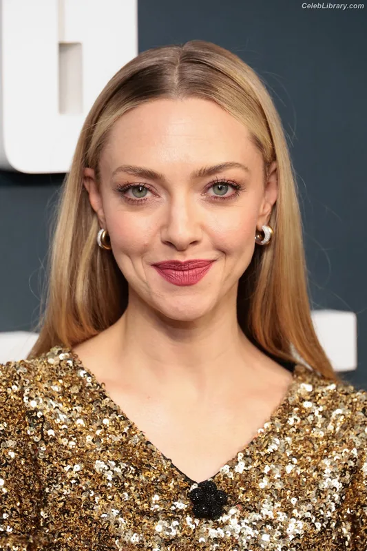 Amanda Seyfried photo 14 of 1296