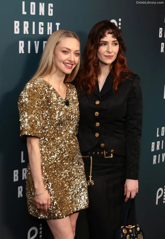 Amanda Seyfried photo 23 of 1296