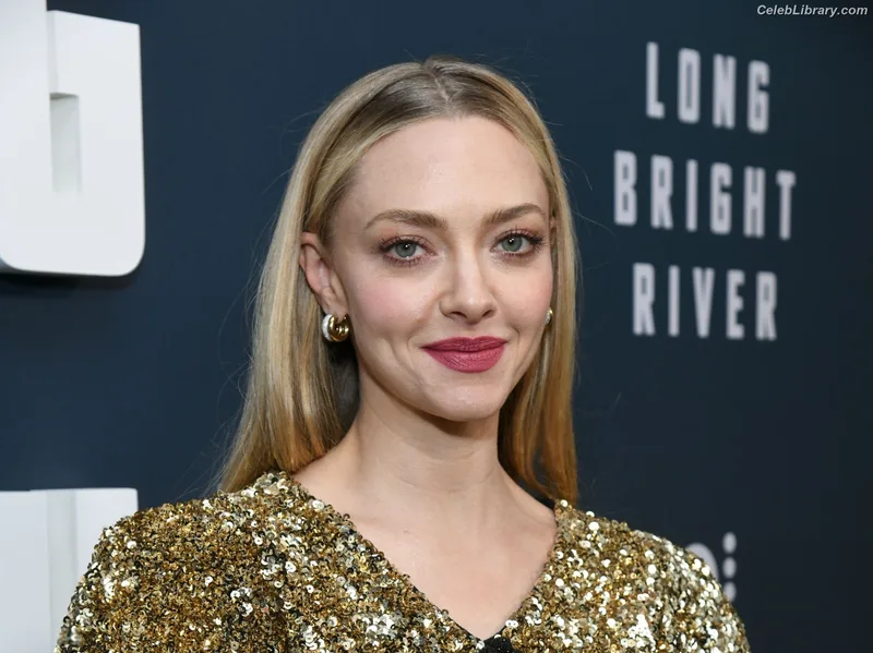 Amanda Seyfried photo 14 of 1296